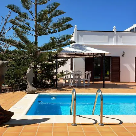 Comfortable Holiday In Yaiza With Swimming Pool Tatil Evi *
