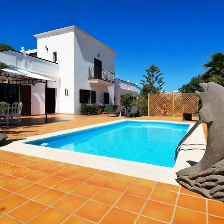Comfortable Holiday In Yaiza With Swimming Pool *